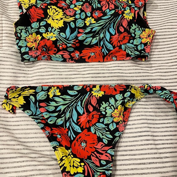 DONATED NWT Adore Me bikini Top size L/bottoms M - Picture 2 of 3